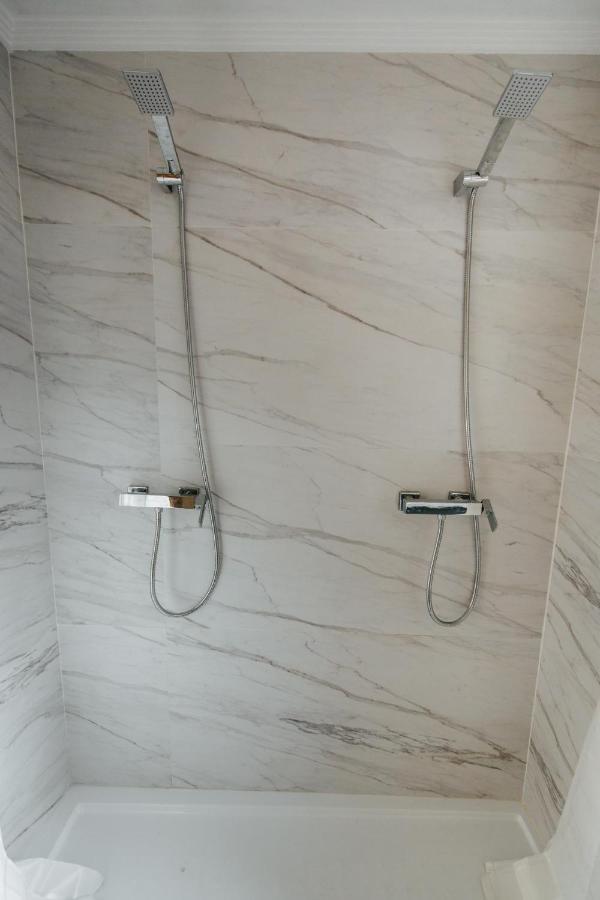 Apartamento MyM2 Gijon Bagian luar foto